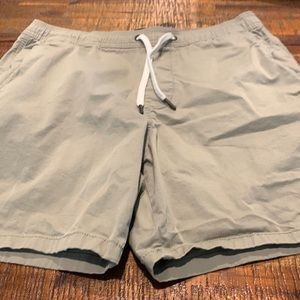 Hollister Mens shorts. Khaki with pull on waist